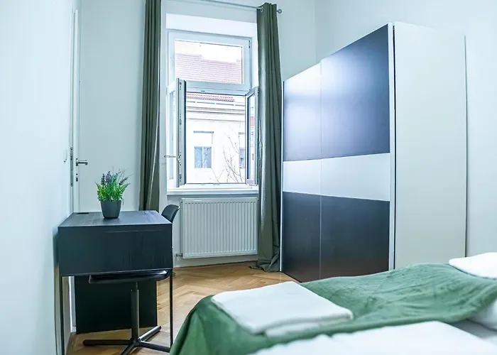 Affordable 2br Apt-near Wiener Stadthalle Apartment *