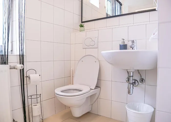 Affordable 2br Apt-near Wiener Stadthalle *